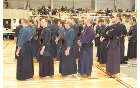 InterRégions de Kendo: les photos des Kendokas Lexoviens et du Staff .